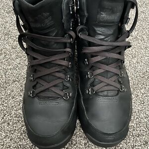The North Face - Men’a Hiking Boots - Size 9 1/2